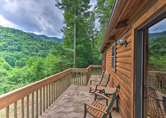 Quaint Log Cabin W/ Views Near West Jefferson