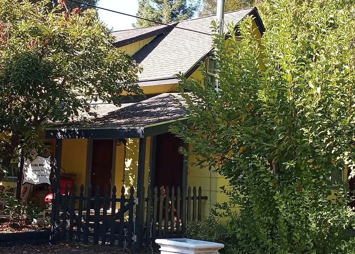Bigfoot Rv & Cabins Park