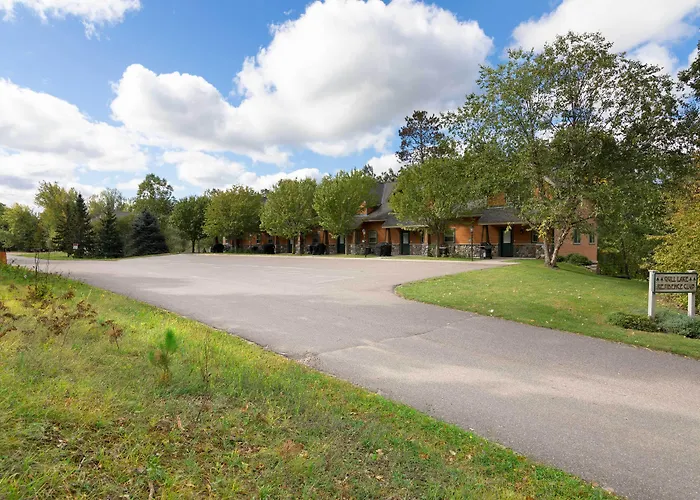 Gull Lake All-Season Getaway W/ Private Deck