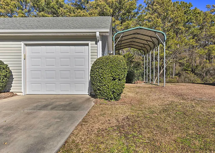 Beaufort Pad W/ Patio: 3 Blocks To Waterfront!