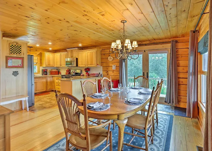 Jacksonville Cabin W/ Wraparound Deck & Views