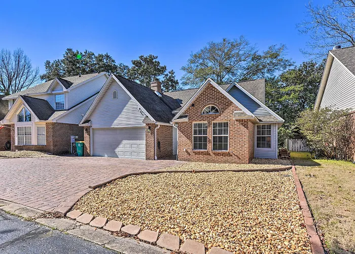 Family-Friendly Home Near Destin Beaches