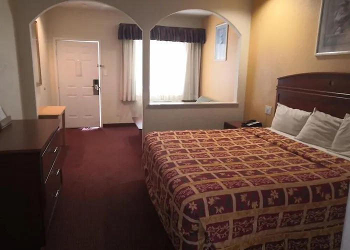 Scottish Inn & Suites Iah West