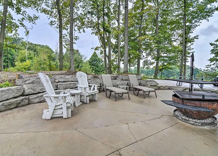 Modern Arcadia Farmhouse On 80 Acres W/ Fire Pit!