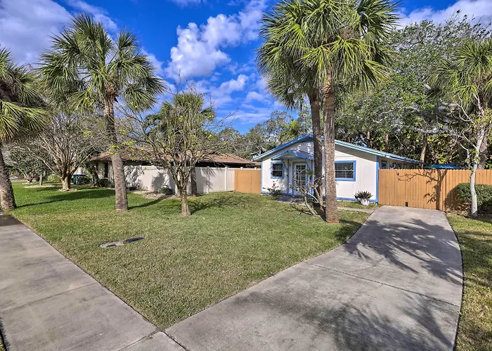 Cape Canaveral Cottage W/ Hot Tub: Walk To Beach