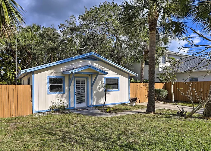 Cape Canaveral Cottage W/ Hot Tub: Walk To Beach