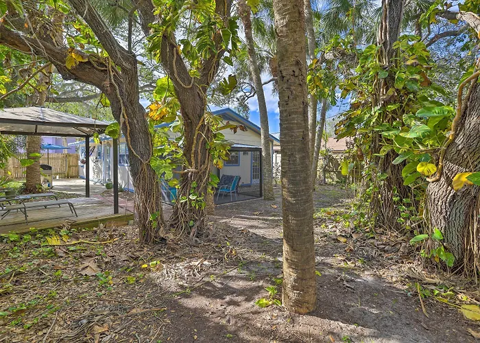 Cape Canaveral Cottage W/ Hot Tub: Walk To Beach