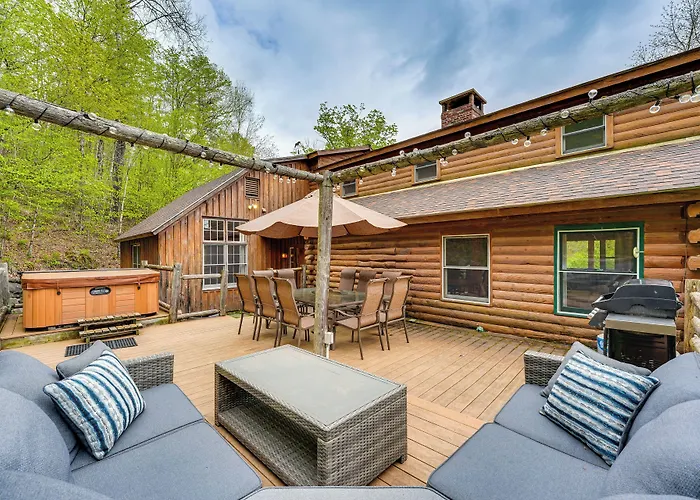 Picture-Perfect Vermont Mtn Cabin W/ Hot Tub!