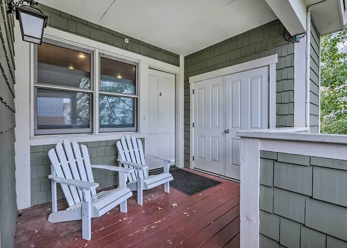 Cozy Central Glenwood Springs Condo W/ 2 Decks!