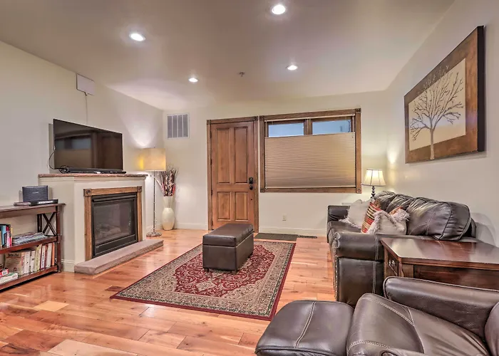 Cozy Central Glenwood Springs Condo W/ 2 Decks!