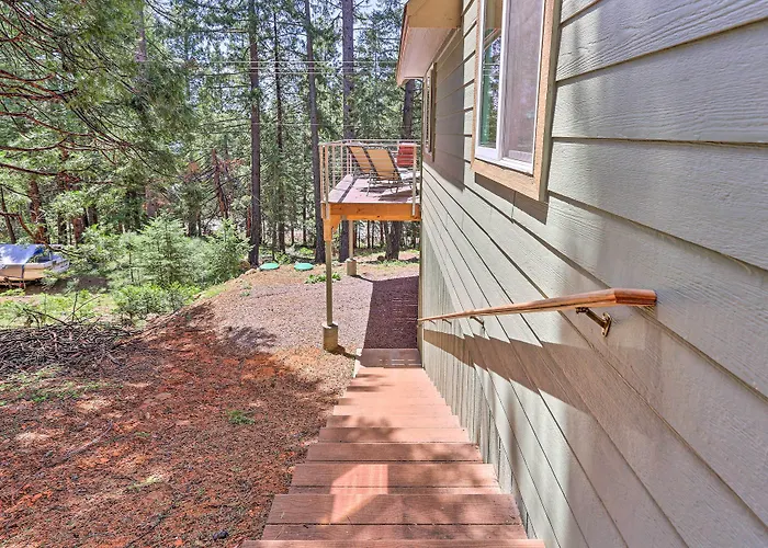 Rustic Retreat W/ Deck: Steps From Lake Almanor!