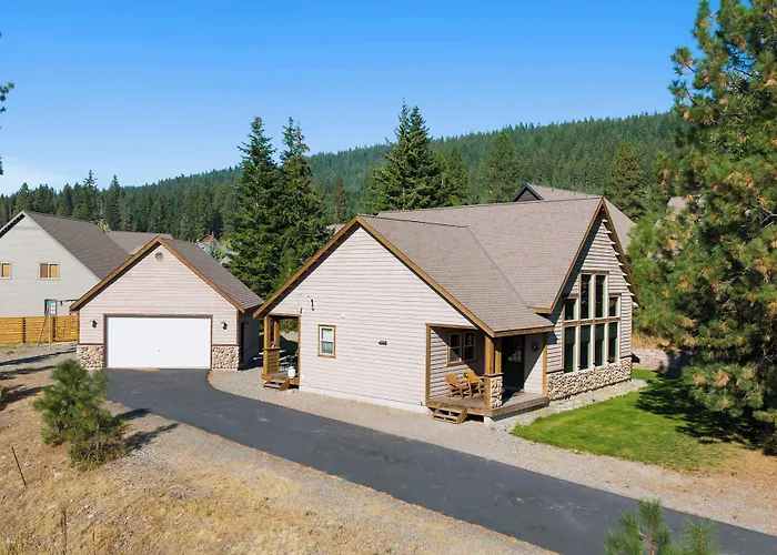 Dog-Friendly Ronald Vacation Rental Cabin!