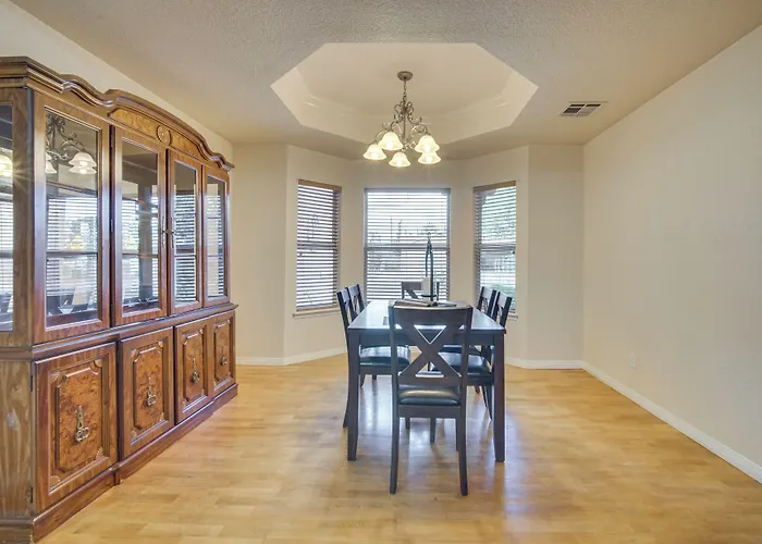Convenient Las Cruces Home W/ Patio & Grill!