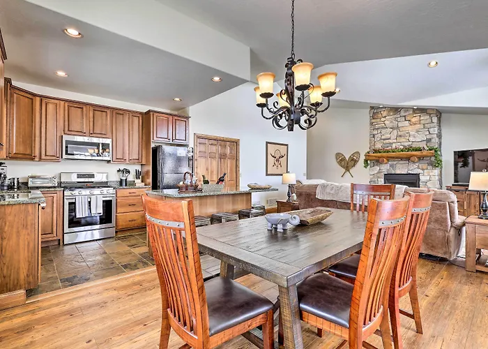 Luxe Rocky Mtn Retreat W/ Hot Tub - By Winter Park