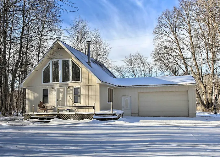Lakes Of The North Home On Snowmobile & Atv Trail!