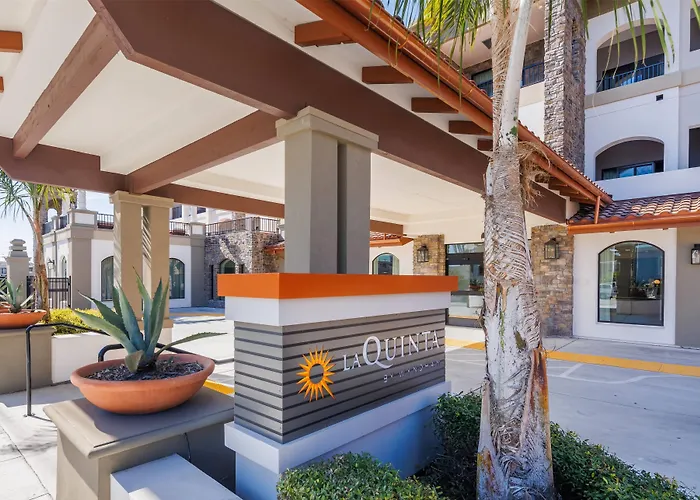 La Quinta Inn & Suites By Wyndham Santa Cruz
