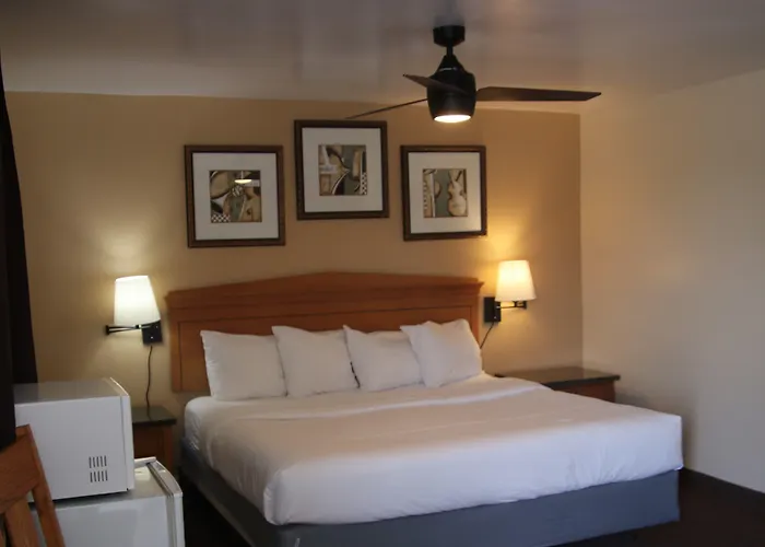 Townhouse Motel