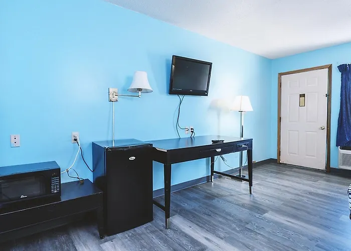 Blue Way Inn & Suites Wellington