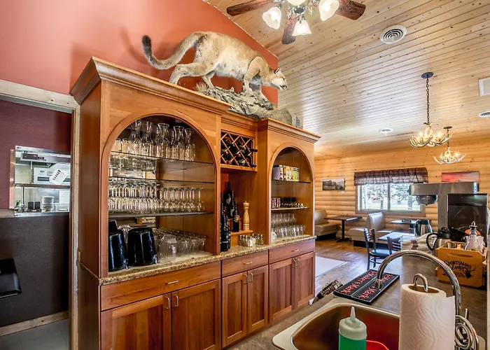 Sportsman'S Lodge