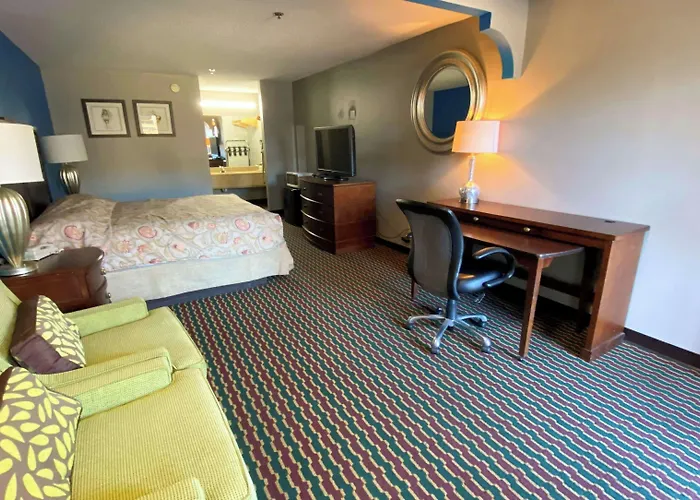 Magnuson Hotel Marietta
