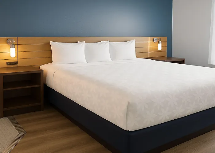 Rancho San Diego Inn & Suites
