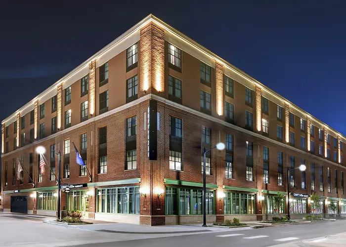 Courtyard By Marriott Manhattan Aggieville