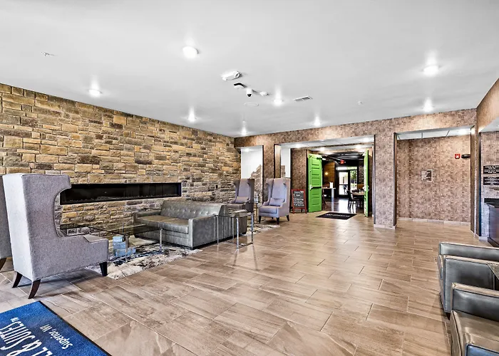 Cobblestone Hotel & Suites