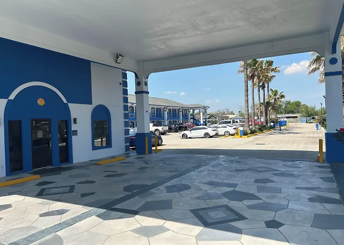 Sunrise Inn & Suites