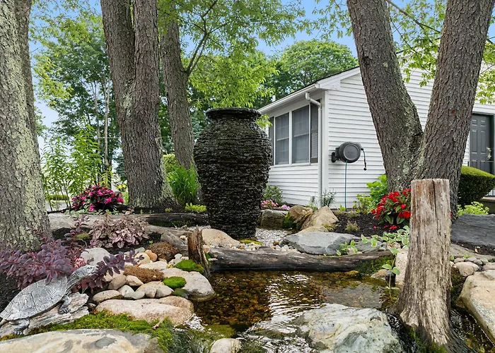 Founder'S Brook Motel And Suites