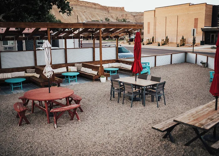 Spoke And Vine Motel