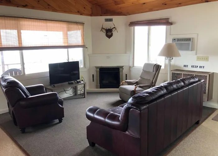 West Winds Motel & Cottages