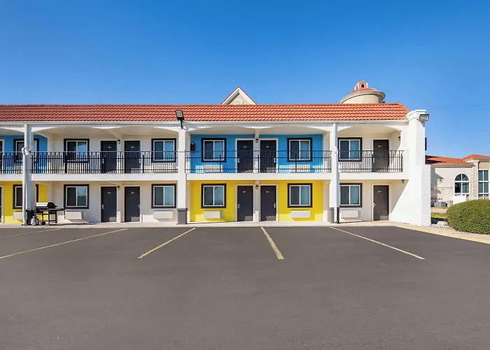 Days Inn By Wyndham Gainesville