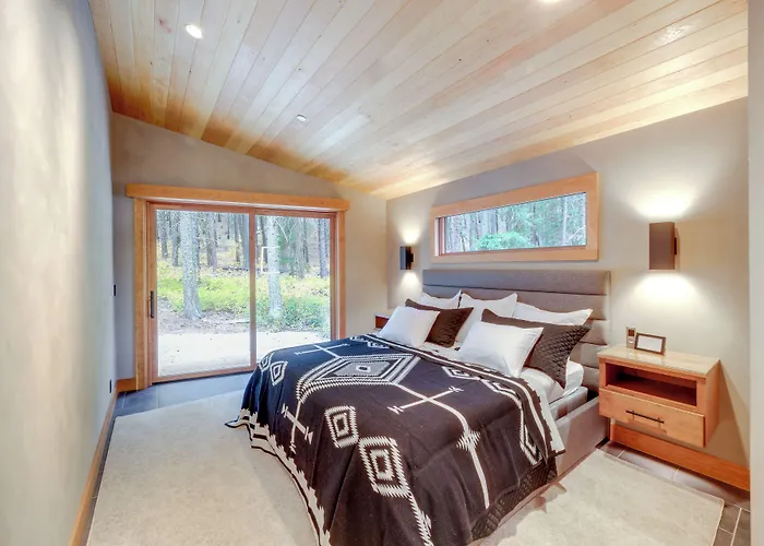 Luxe Valley Home W/ Sauna & Hot Tub Near Mazama