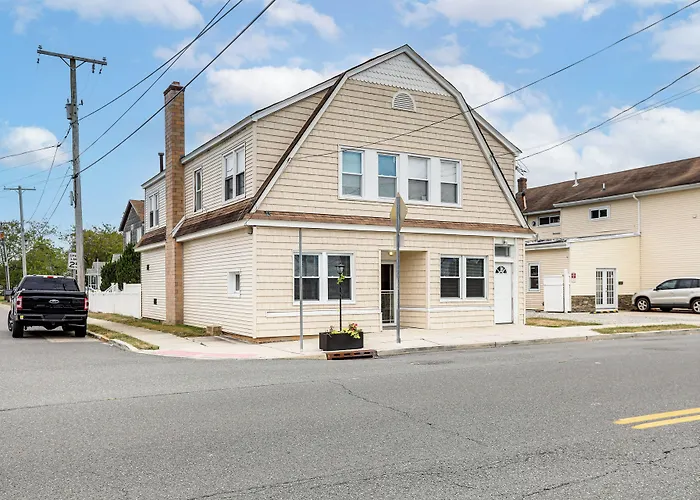 2 Blocks To Beach: Apt W/ Grill In Ocean Gate!