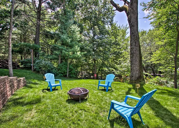 'Riversong' Waterfront La Crosse Home W/ Dock