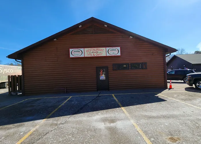Pine Peaks Lodge And Suites