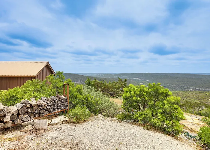 Scenic Leakey Vacation Rental W/ Private Patio!