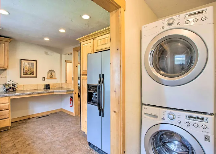 Well-Appointed Fruita Townhome: Hike & Bike Nearby