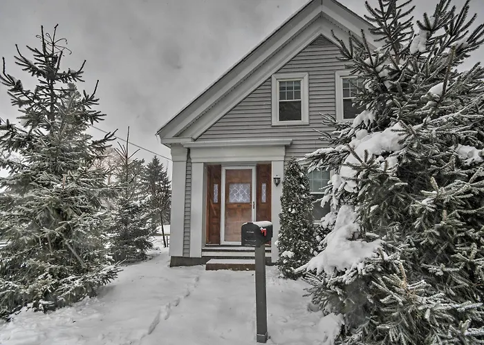 Rockland Home W/ Deck 5 Mins To Historic Downtown!
