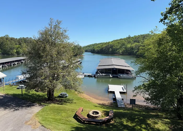 Boundary Waters Resort & Marina
