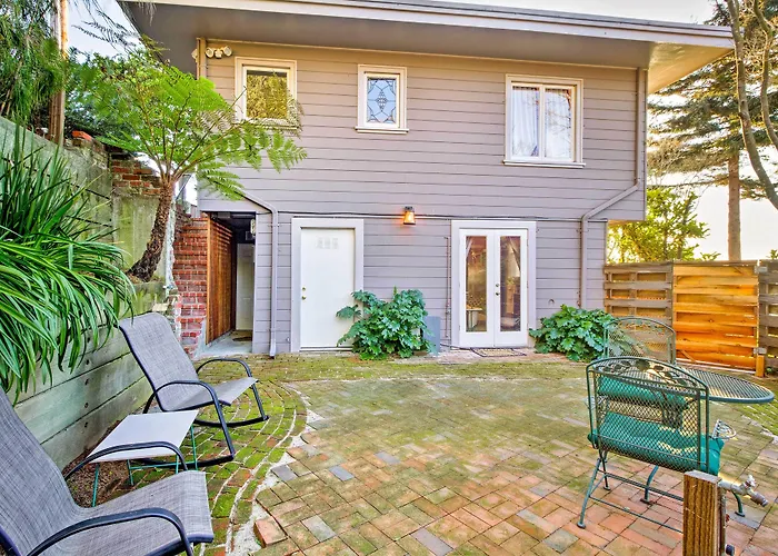 Walk To Keller Beach: Waterfront Studio W/ Hot Tub