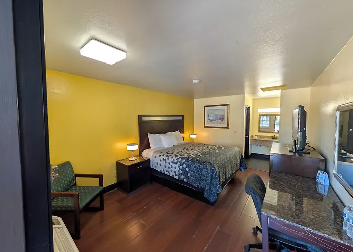 Crossroads Inn - Downtown Sacramento