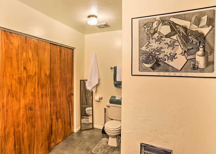 Cozy Studio Near Hiking & Skiing, Walk To Downtown