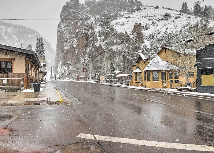Cozy Log Cabin Escape In The Heart Of Creede!
