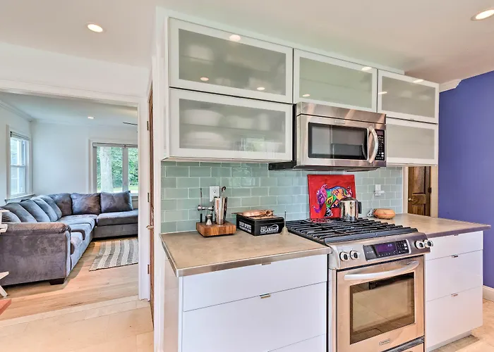 Hamptons Bay Home On Shinnecock Bay W/ Yard!