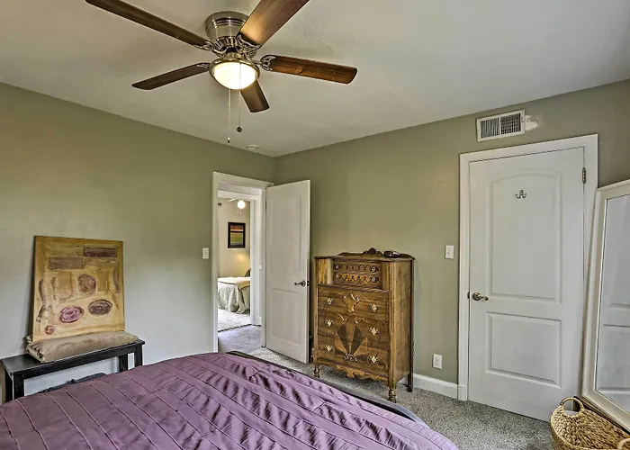 Family-Friendly Escape ~ 6 Mi To City Center!