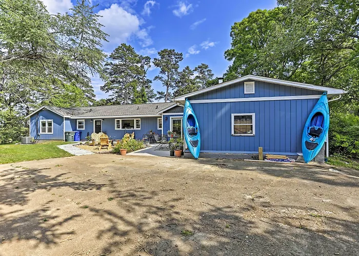 Family-Friendly Escape ~ 6 Mi To City Center!