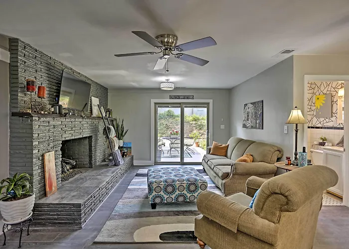 Family-Friendly Escape ~ 6 Mi To City Center!