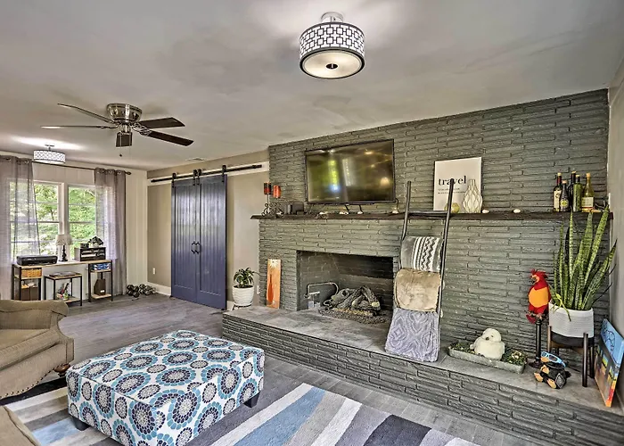 Family-Friendly Escape ~ 6 Mi To City Center!