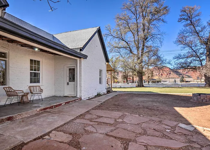 Modern Kanab Home: Fire Pit, Red Rock Views!